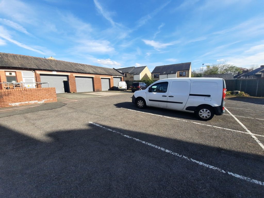 Property photo 2 of 6 Photo 4