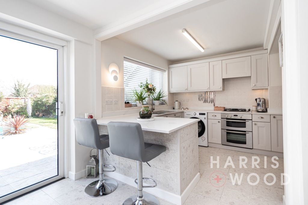 Property photo 2 of 39 3974594