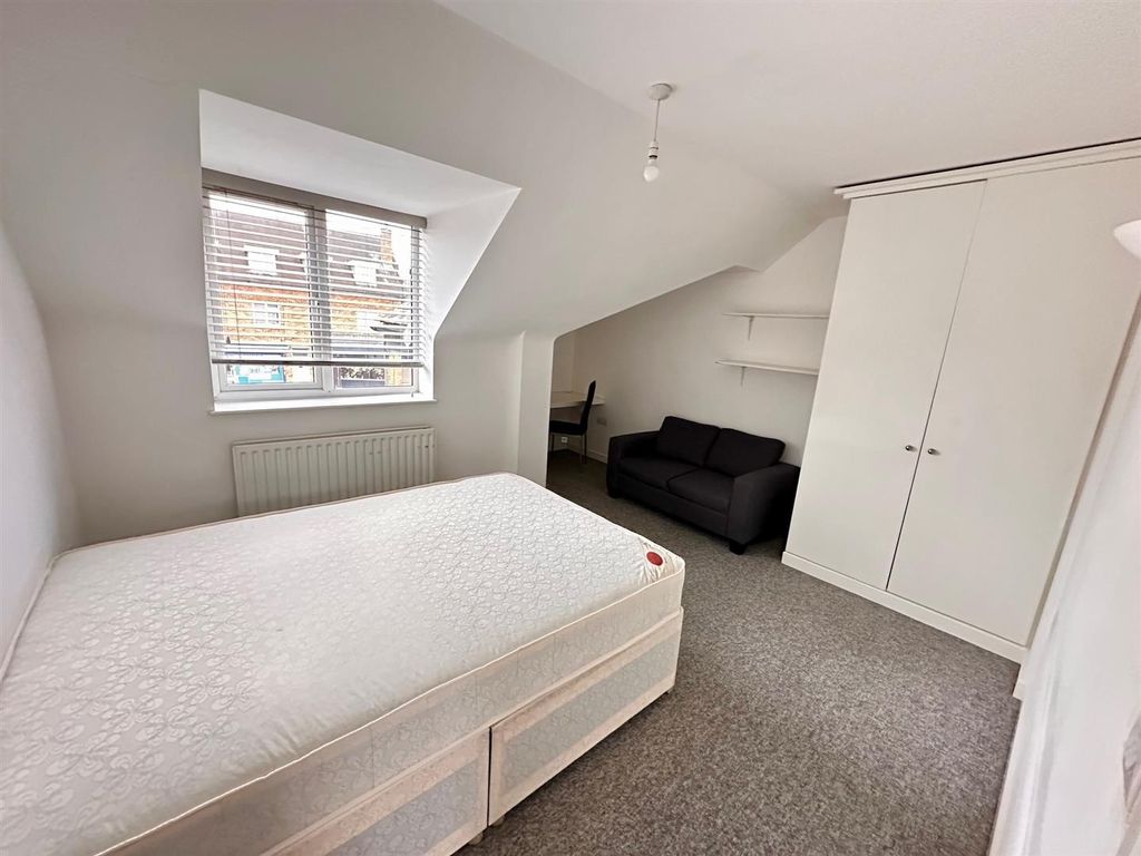 Property photo 3 of 9 B1.Jpg