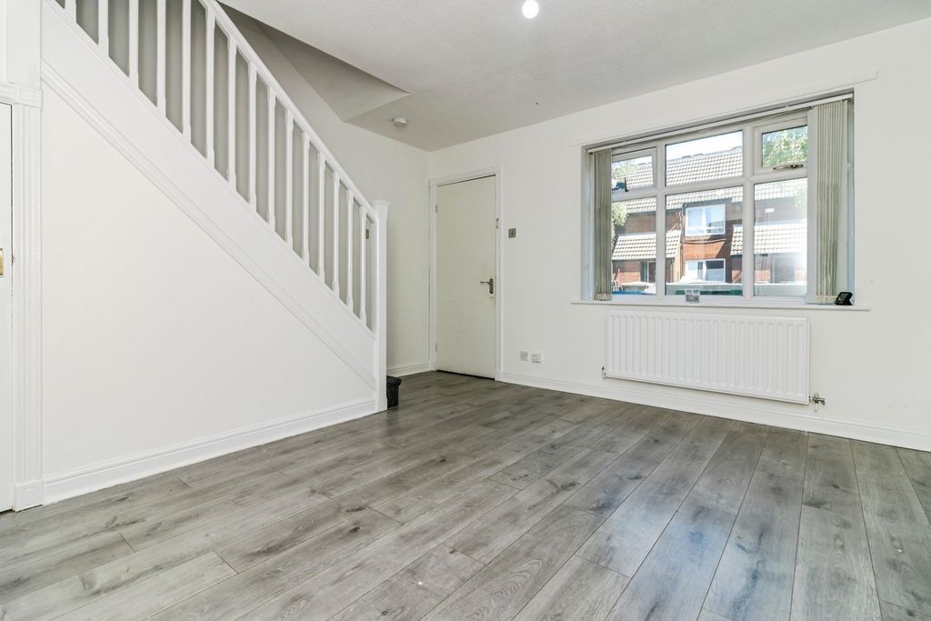 Property photo 2 of 8 Photo