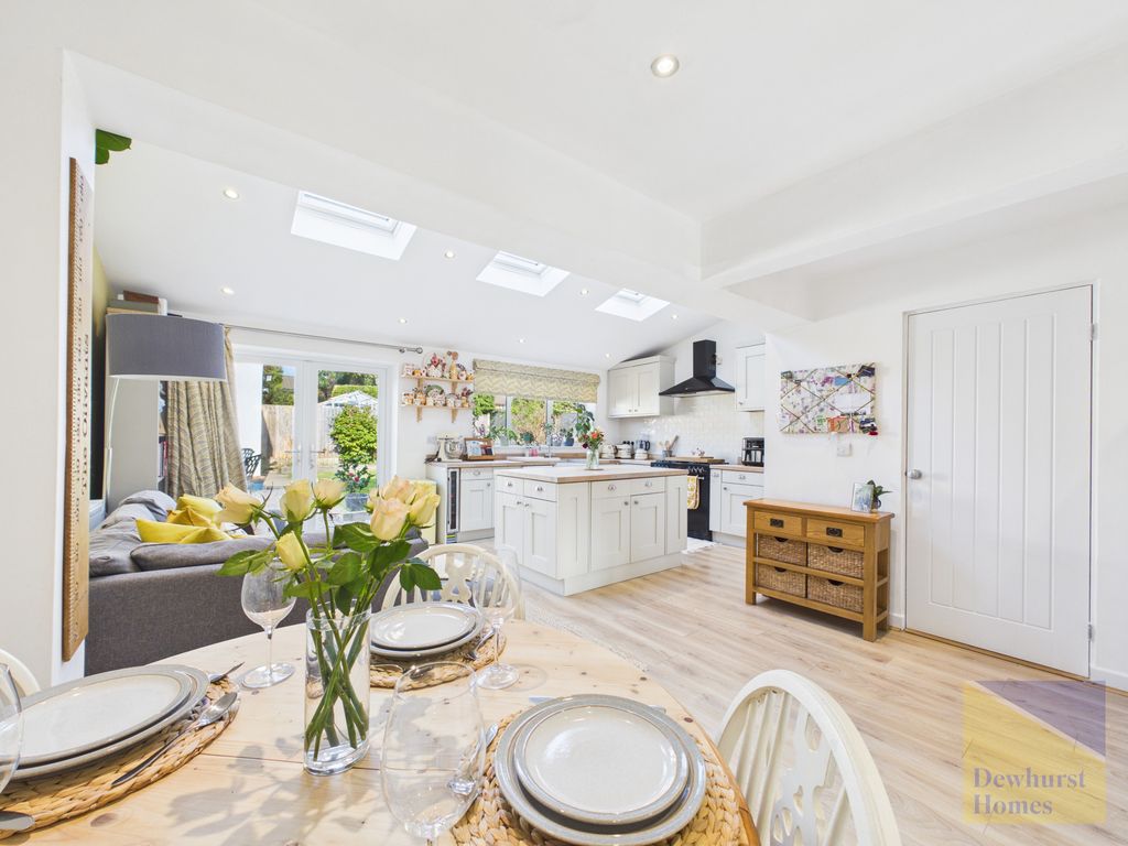 Property photo 2 of 32