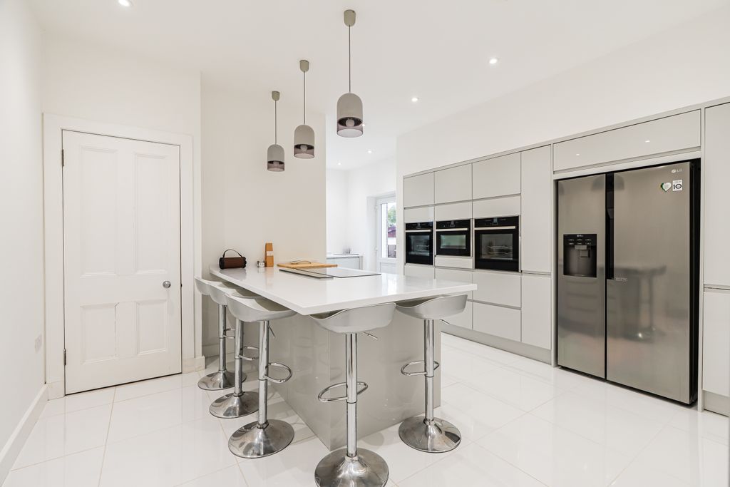 Property photo 2 of 21 Property Image 2