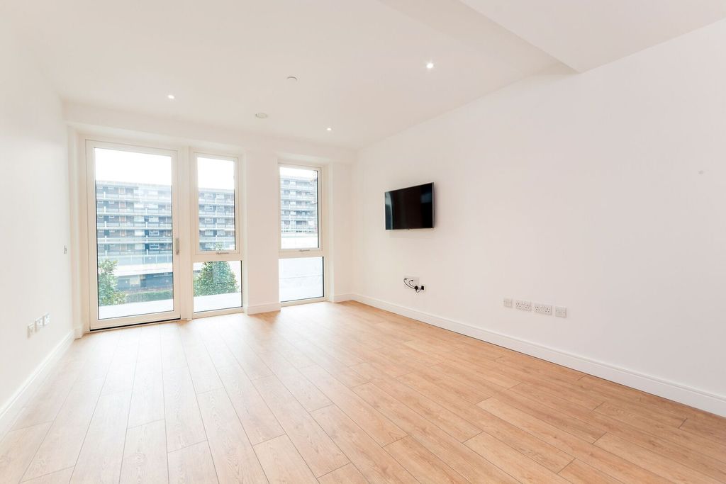 Property photo 1 of 27
