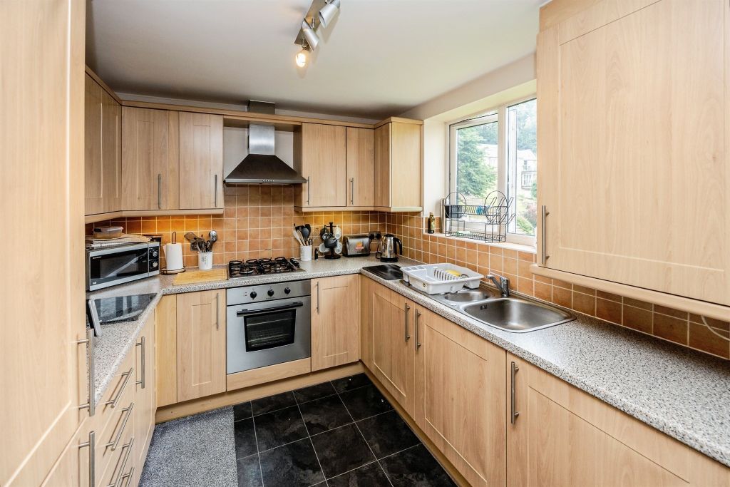 Property photo 2 of 16