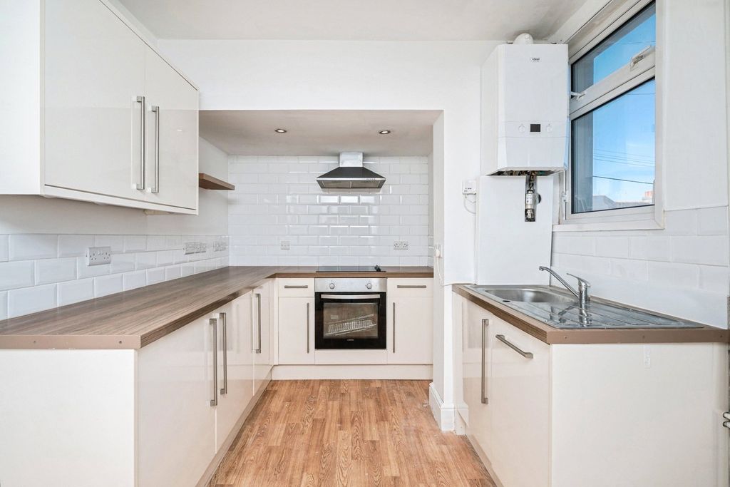 Property photo 3 of 17 Pbox-Img.Jpg