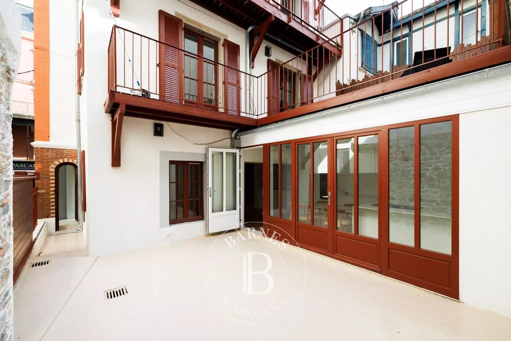 Property photo 2 of 10 Saint Jean De Luz, City Center, 90 Mâ² Duplex Apartment, Terrace 1