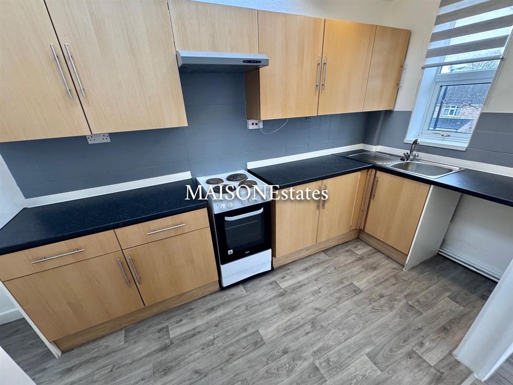 Property photo 3 of 8 Kitchen.Jpg