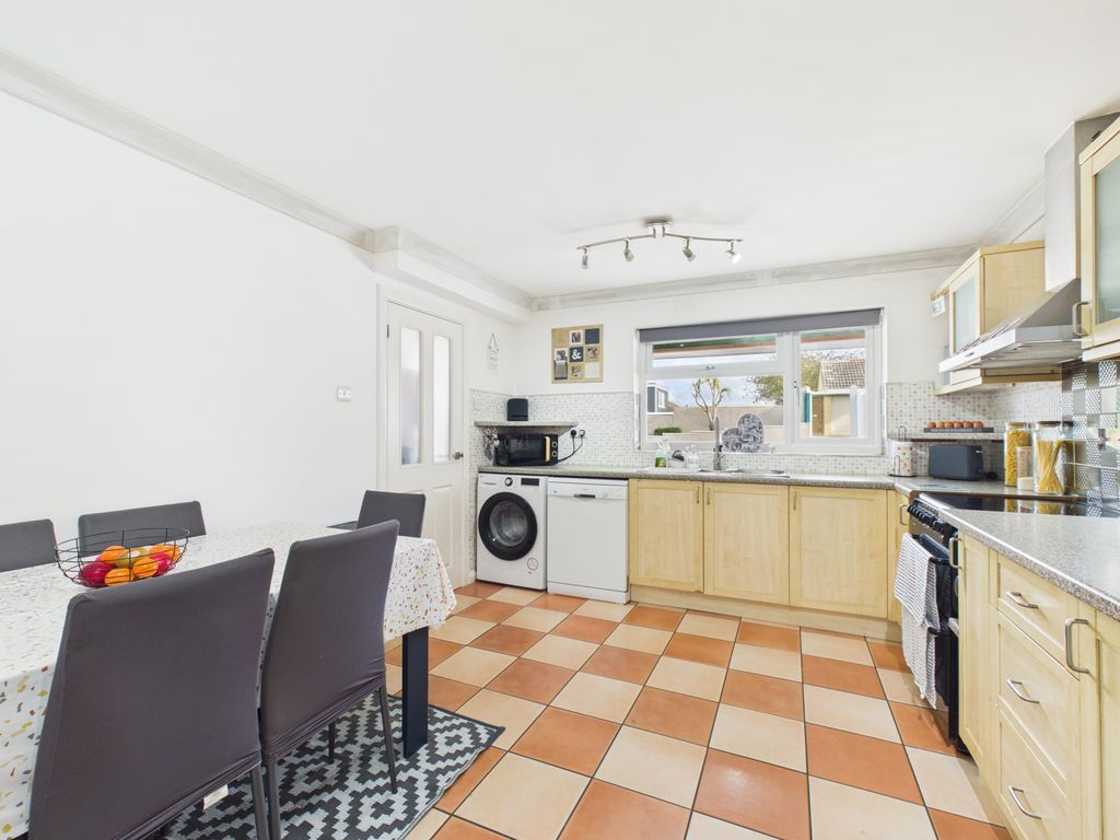 Property photo 3 of 11 Kitchen/Dining Room