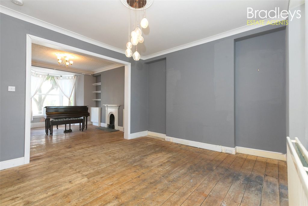 Property photo 2 of 24 Picture No. 07