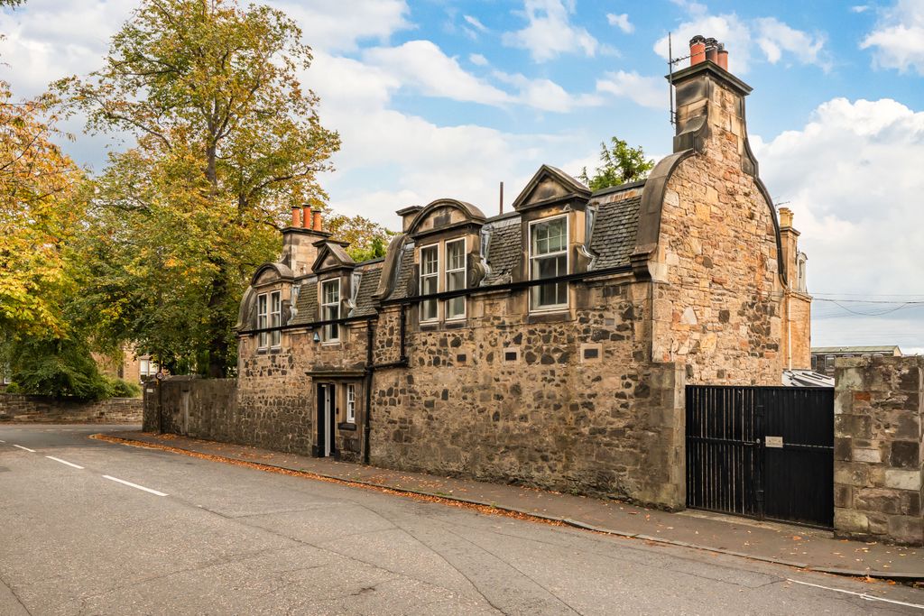 Property photo 1 of 30 Primary Property Image