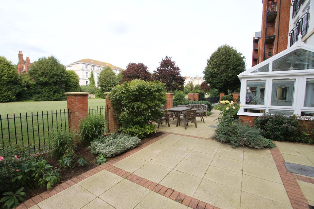 Property photo 3 of 12