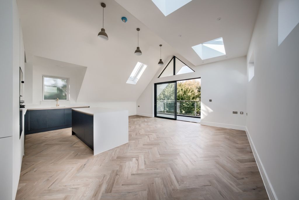Additional image 6 of 2 bed flat for saleFlat 5, Benson Road, Stratford-Upon-Avon CV37