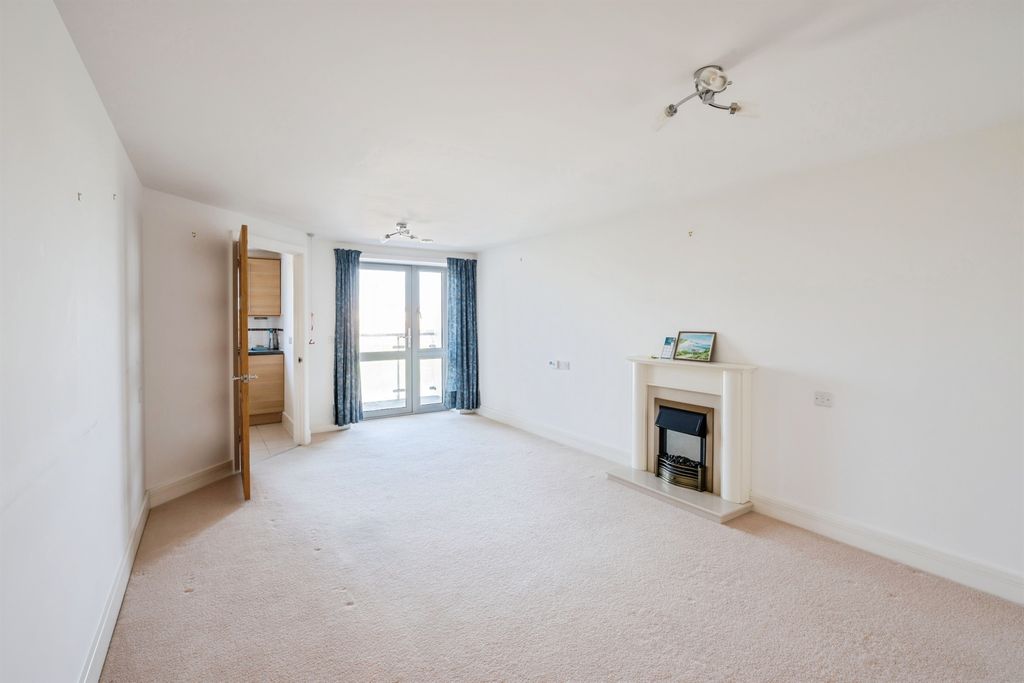 Property photo 3 of 13