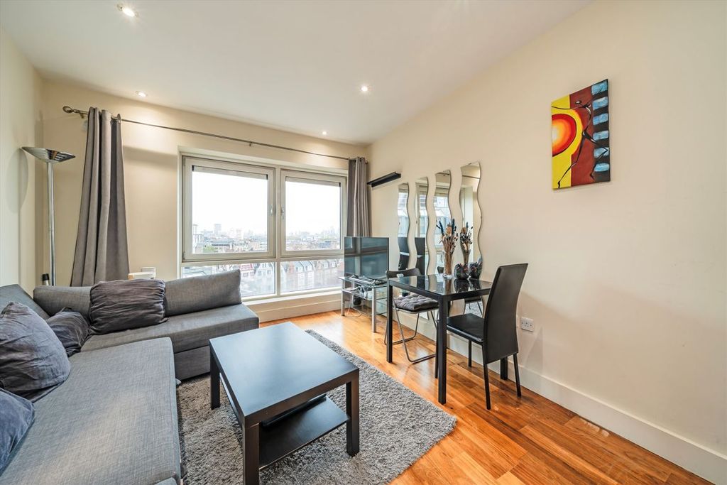 Property photo 2 of 6