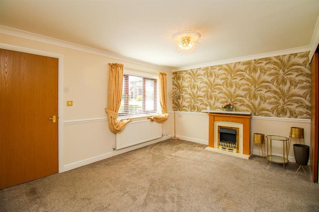 Property photo 3 of 9 Living Room