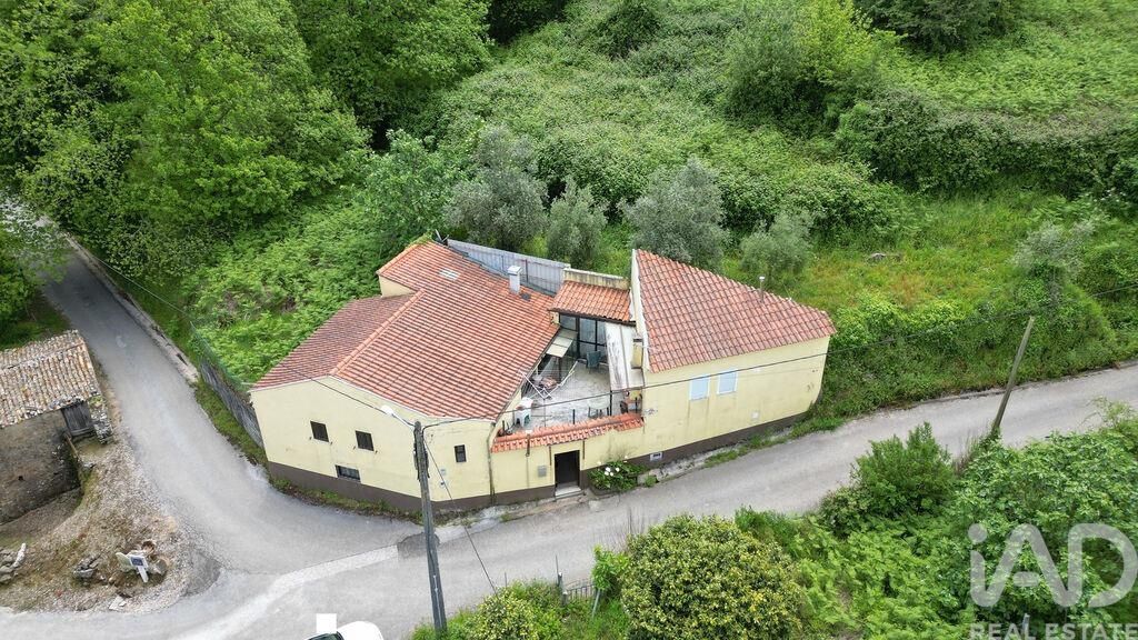 Property photo 2 of 28