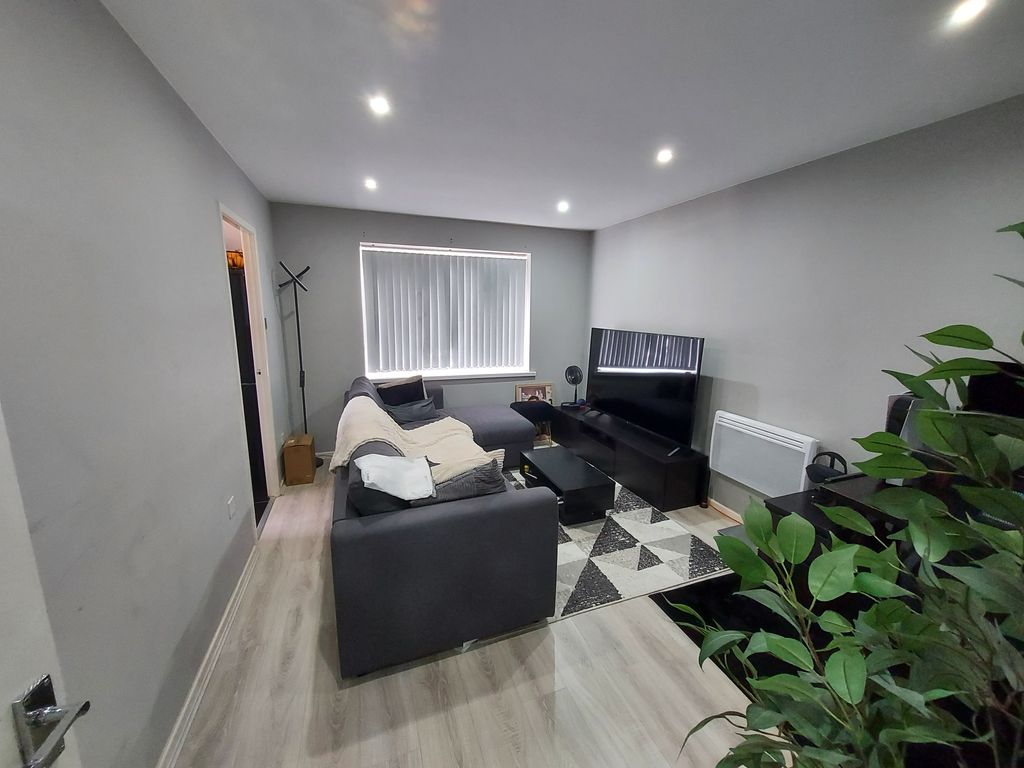 Property photo 2 of 5 Lounge