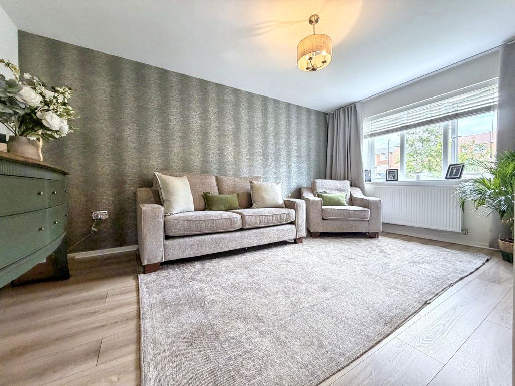 Property photo 2 of 31