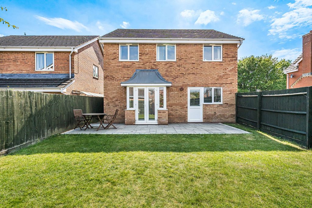 Property photo 2 of 19