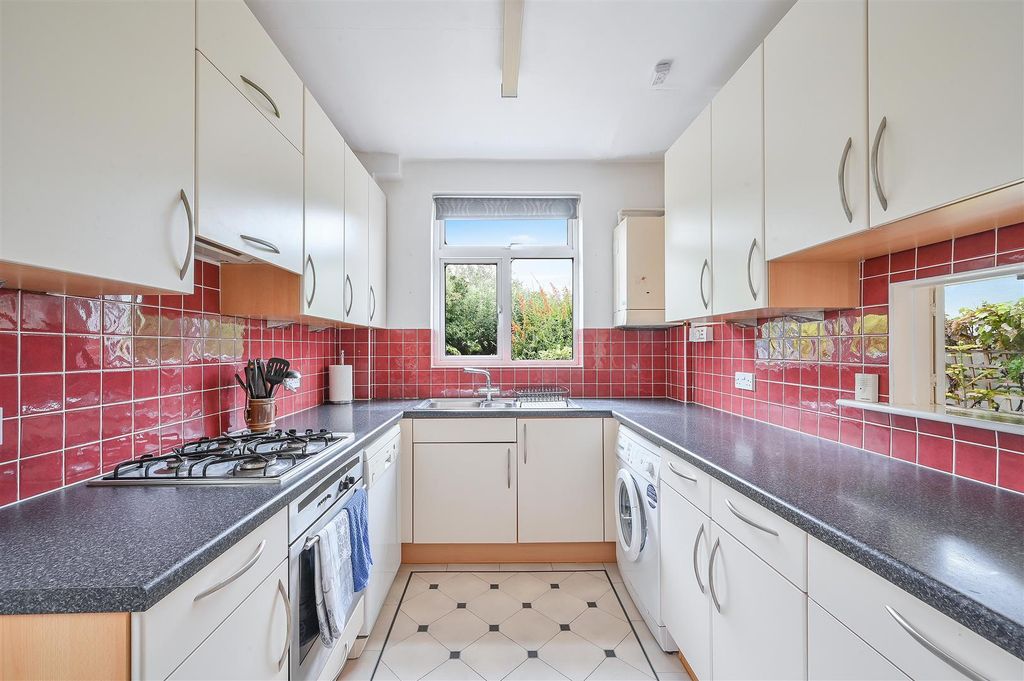 Property photo 3 of 20 Willmot Way, 111- (6).Jpg
