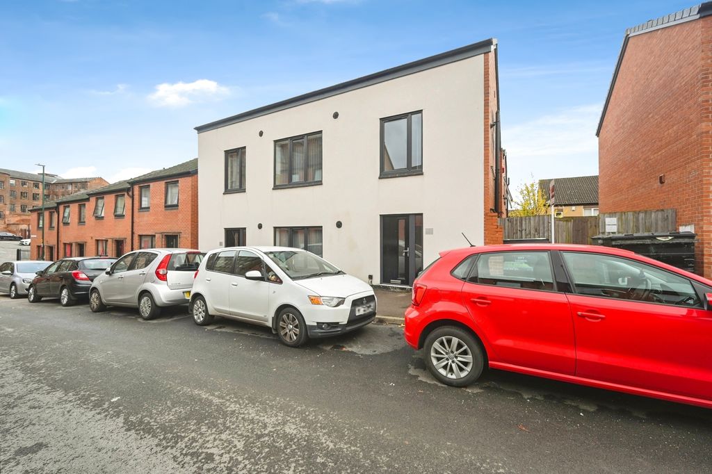 Property photo 1 of 17 Photo