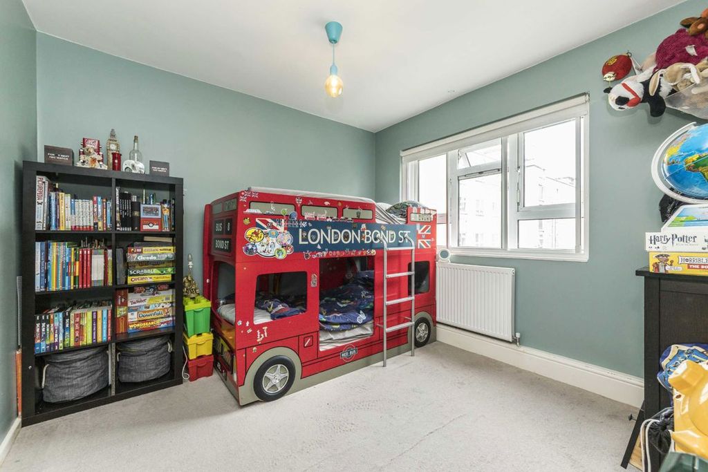 Property photo 3 of 6