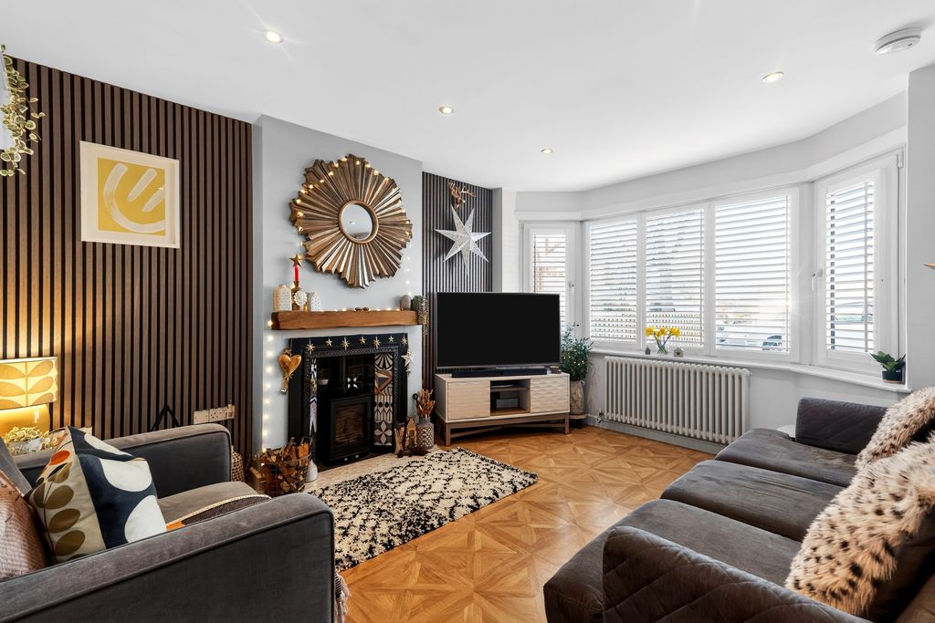 Property photo 2 of 30