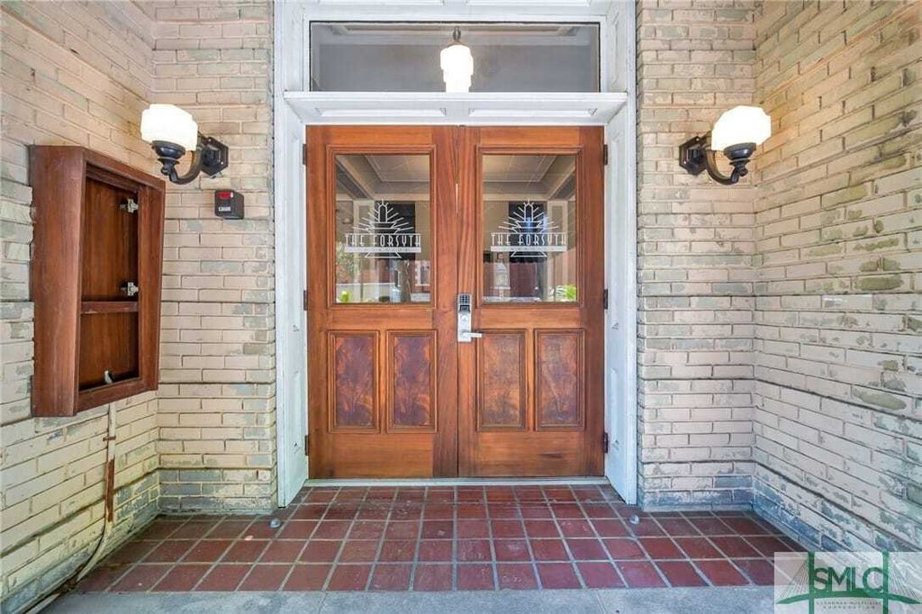 Property photo 1 of 30
