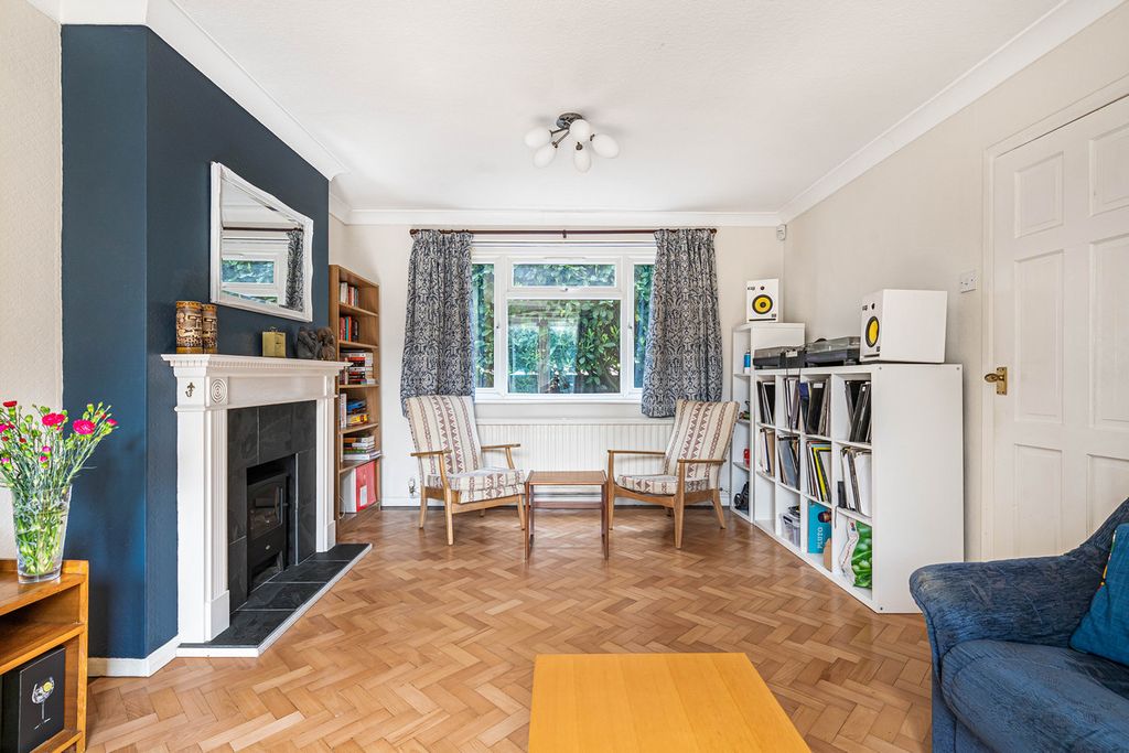 Property photo 2 of 31