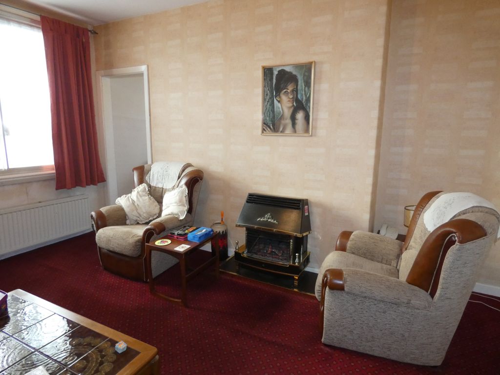 Property photo 2 of 9 Lounge