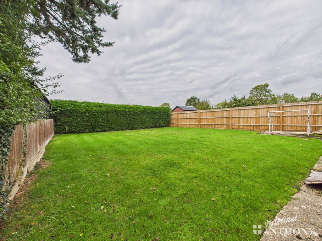 Property photo 3 of 20 Cam03852G0-Pr0437-Still023