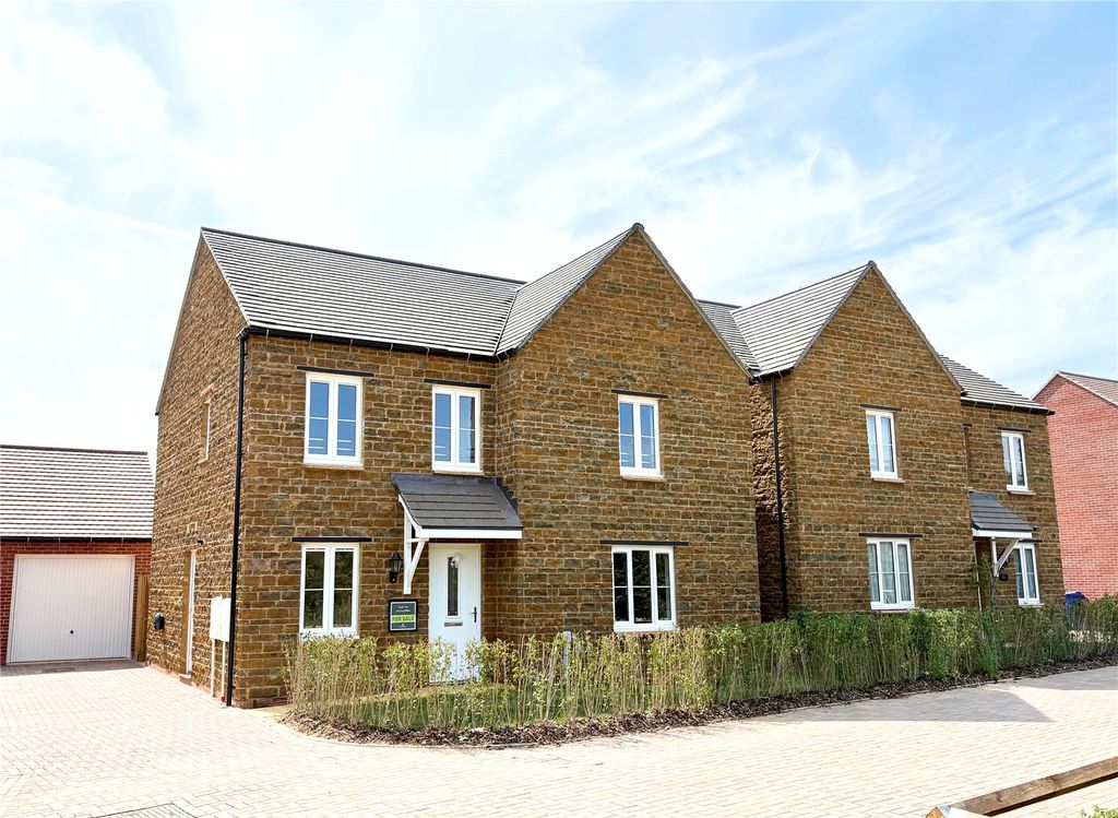 Property photo 2 of 18 Plot 171