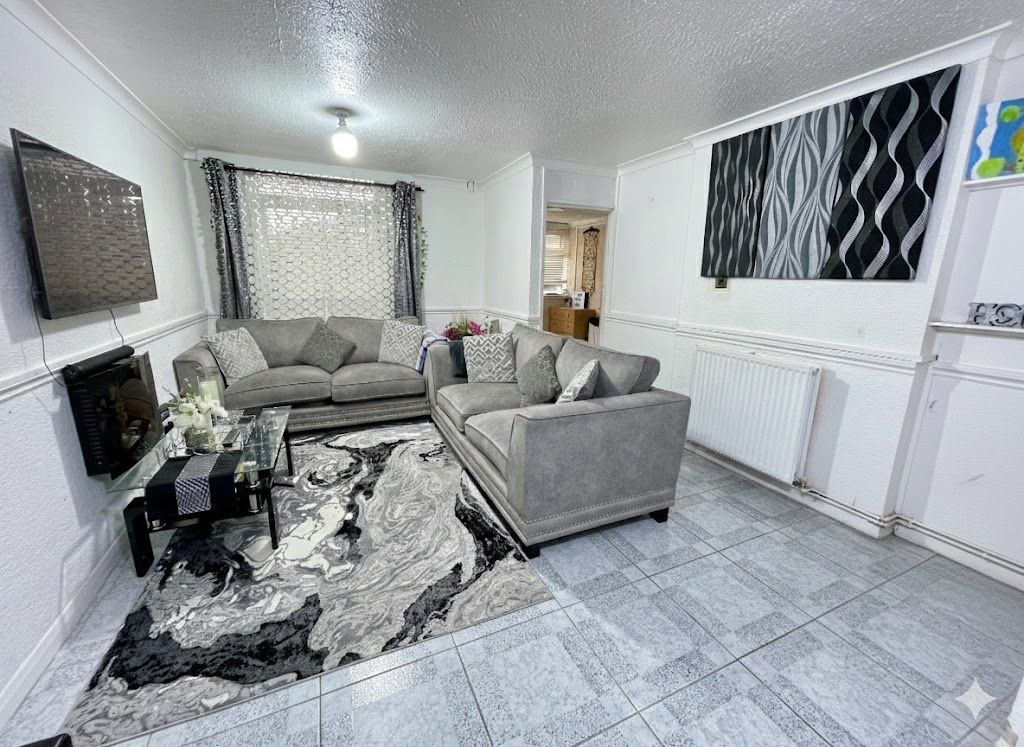 Property photo 2 of 13 4904112