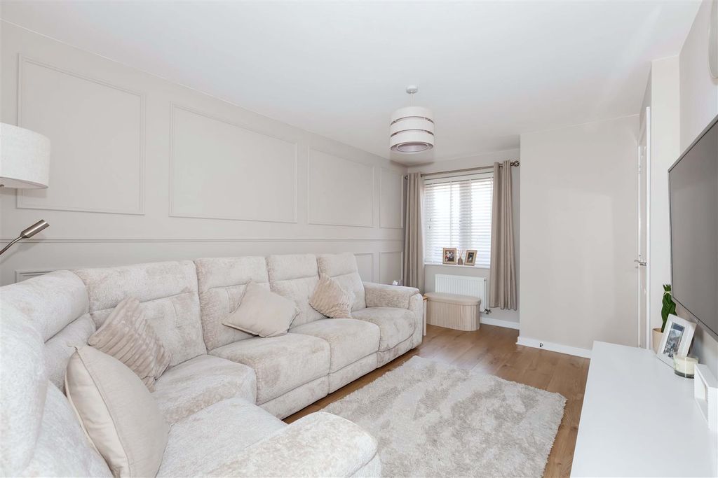 Property photo 3 of 14 Peony Grove_16.Jpg