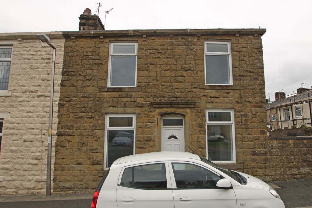Property photo 1 of 8 1
