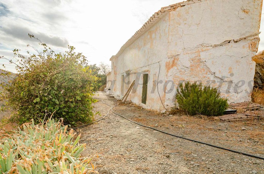 Property photo 2 of 19