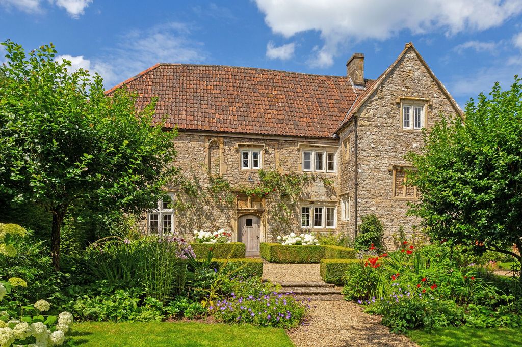 Property photo 1 of 24