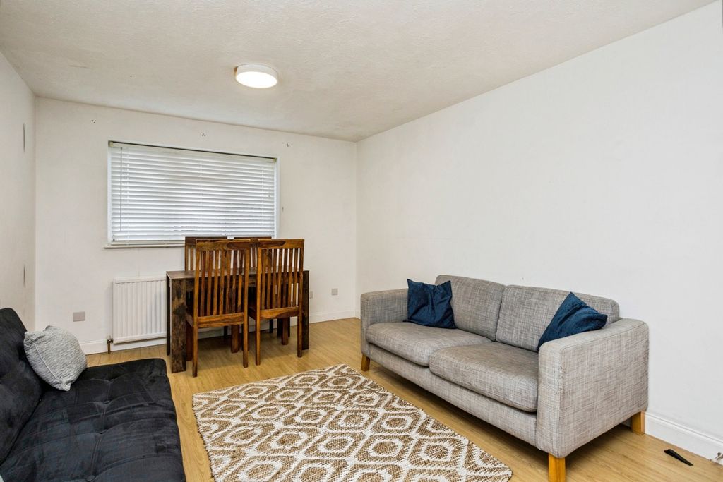 Property photo 3 of 14 Photo