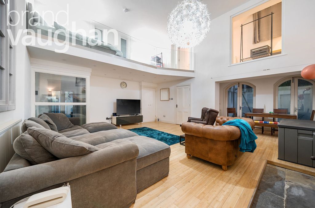 Property photo 1 of 9 Living Room