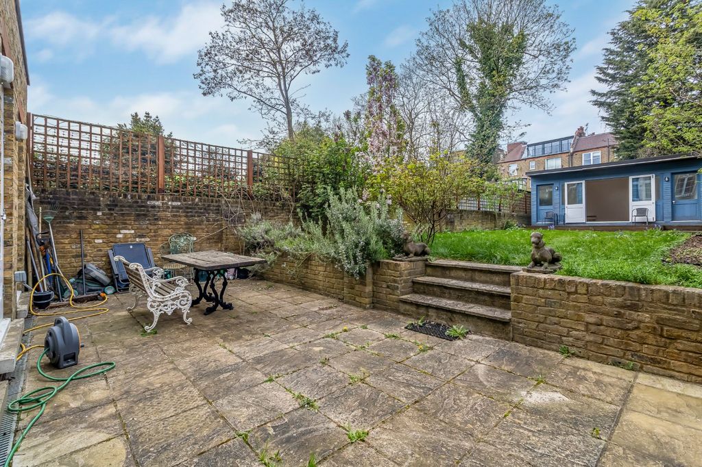 Property photo 2 of 28 Picture No. 06