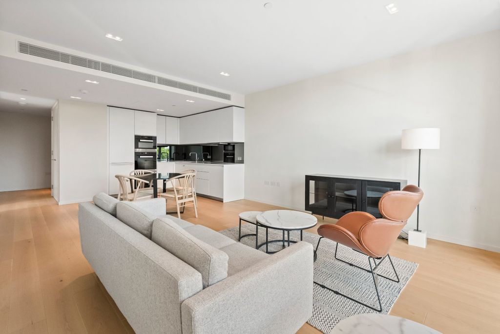 Property photo 1 of 15 Kitchen/Reception