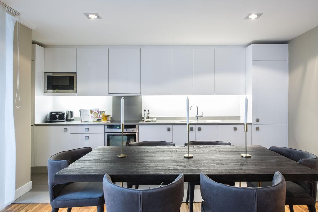 Property photo 3 of 12 Kitchen