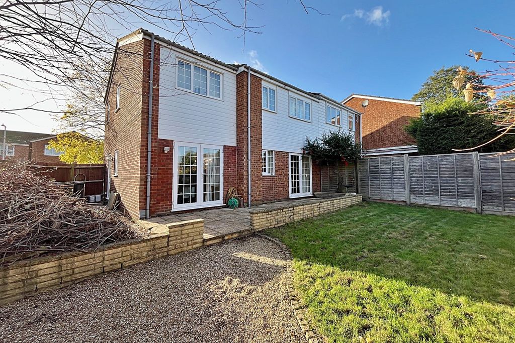 Property photo 2 of 15 4698022