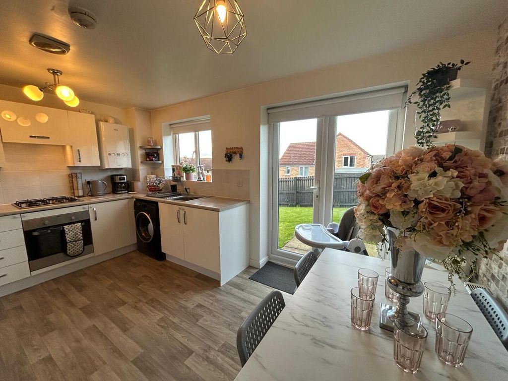 Property photo 2 of 14 Kitchen