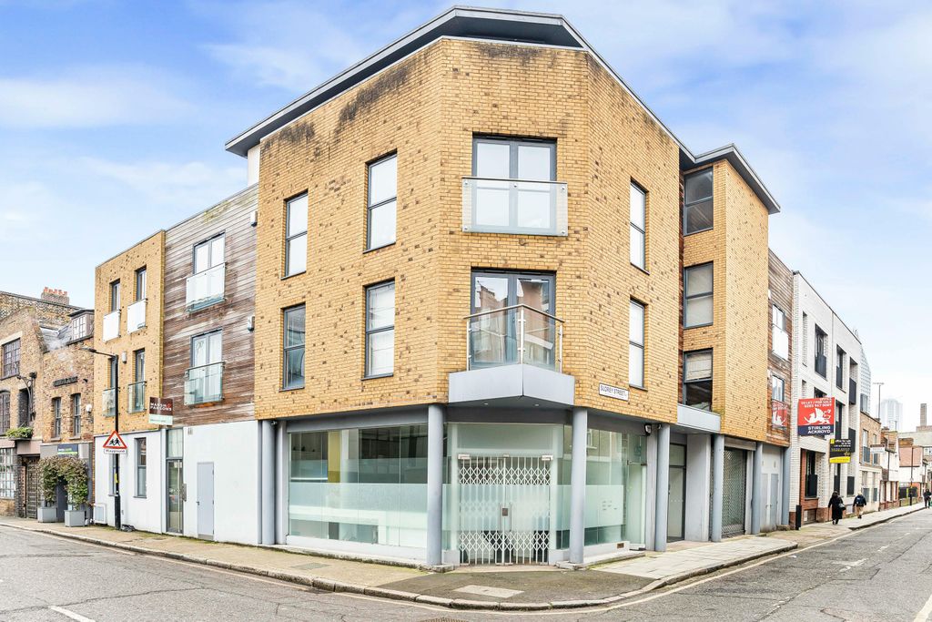 Property photo 2 of 13 6_44530.Jpg