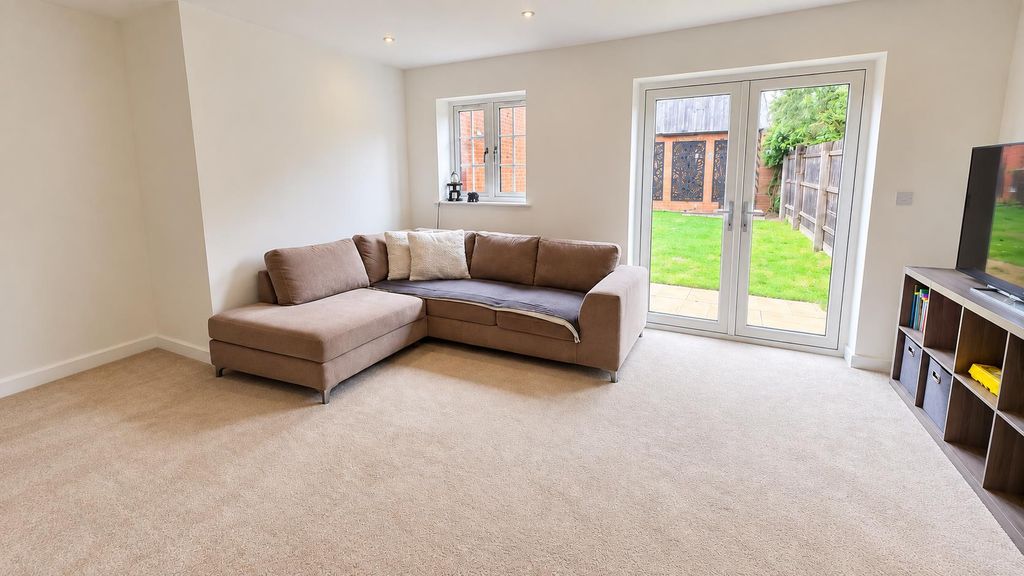 Property photo 3 of 12