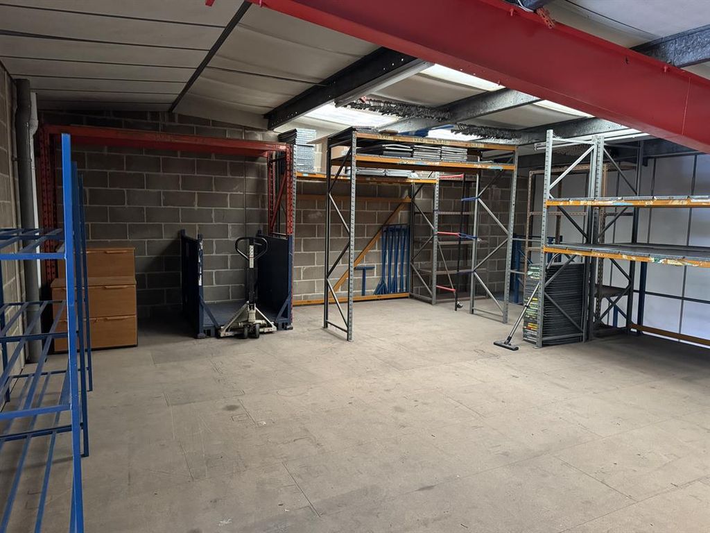 Property photo 3 of 6 Photo 4