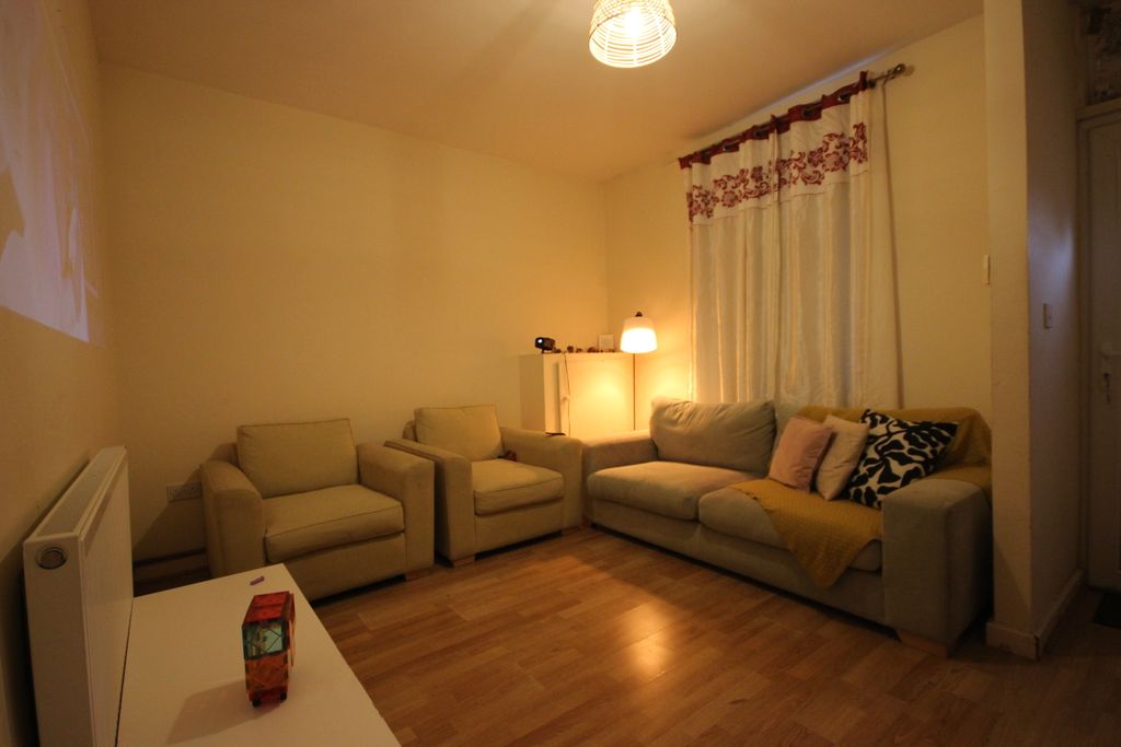 Property photo 2 of 14 Living Room