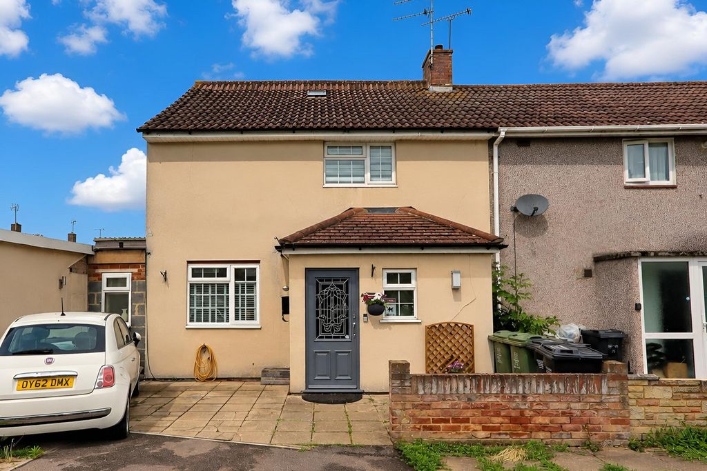 Property photo 2 of 23