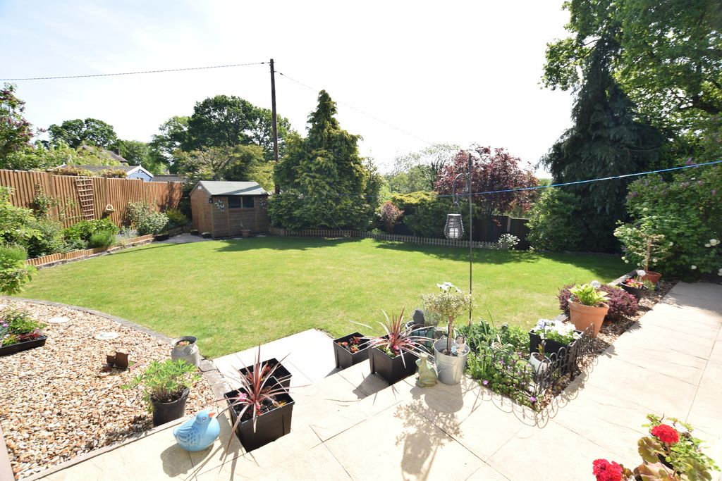 Property photo 2 of 34 Garden